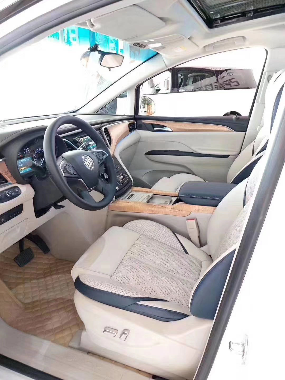 别克GL8商务草莓污视频网站