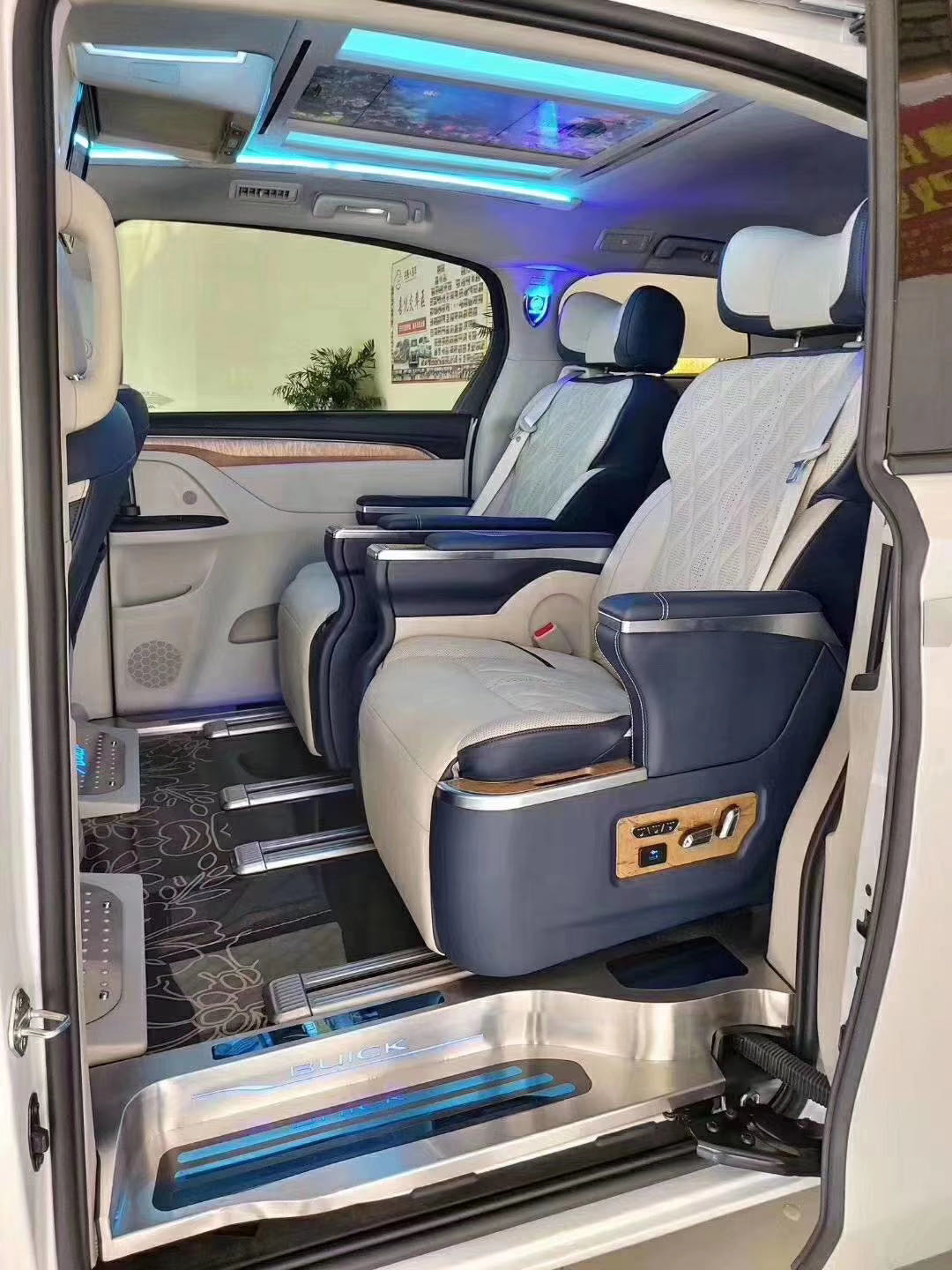 别克GL8商务草莓污视频网站