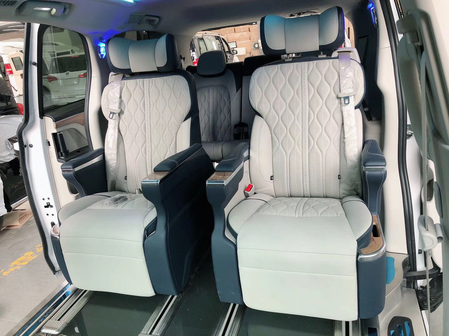 别克GL8商务草莓污视频网站