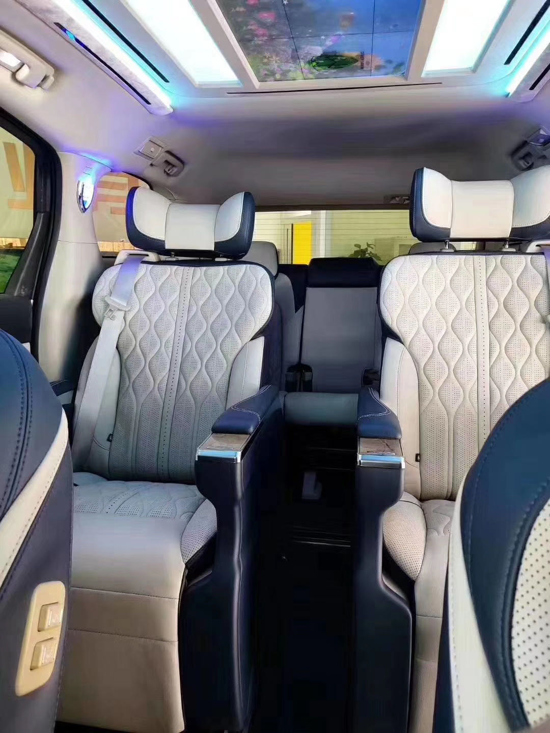 别克GL8商务草莓污视频网站